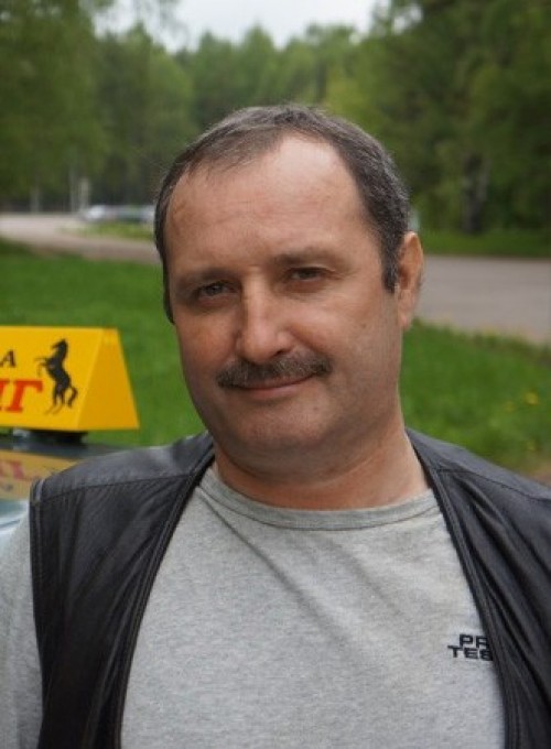 Граков Олег Григорьевич - сотрудник автошколы «Мустанг»